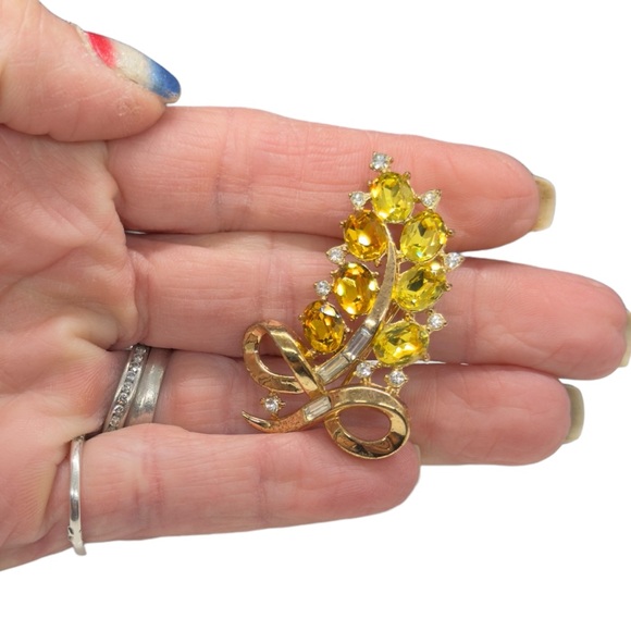Vintage Trifari by Designer Alfred Philippe Citrine & Topaz Glass Brooch - Picture 8 of 8